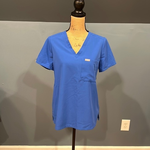 EUC Figs technical collection scrub top size small women’s - Picture 1 of 8